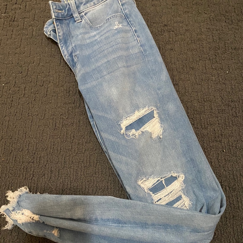 Light wash American Eagle High Rise Jeans
